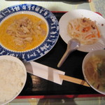 日替わりランチの、鶏肉のレモングラス炒め。