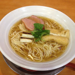 とんこつらーめん ひかり - 2015年7月14日
      火曜日限定
      鴨薫る醤油そば