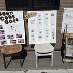 クイーン クック カフェ - 入口でメニューを決めてもいいでしょう。