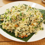 ヴェヌス サウス インディアン ダイニング - スピナッチ・ライス(800円) ほうれん草ゴハン。豆はやはりバキバキ