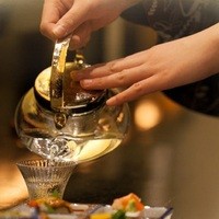 昼の席でも、湯木では特別なおもてなしをご用意しております。
