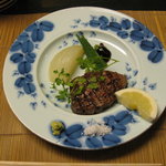 藤井荘 - 和牛ヒレ肉あぶり（蒸し焼き玉葱添え）