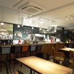 バロワーテラス - 入ってすぐのスペース