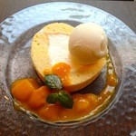 フランツィスカーナー バー＆グリル - レモンロールケーキと季節のシャーベット