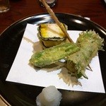 銀のすず - 油物：月冠揚げ・海老真丈挟み揚げ（この芸術的な切り口！！！）