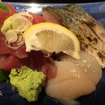 居ごこち屋BOTCHAN - 刺身盛り合わせ600円
