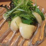 円山　銀座園 - ももとグリーンサラダ。
                                レモンの自家製ドレッシングが最高に美味しかった！