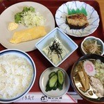 茶や - 600円定食（ラーメンつき）