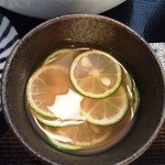しこう庵 - 酢橘も入れてみました。