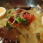 にく楽家 鐵牛 黒毛和牛赤身肉とホルモン焼肉屋 - 冷麺