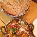 インディアンレストラン アールティ - ベジタブルカレー、ラクチャパラッタ
