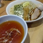 麺屋 武吉 - あっさりつけ麺・スープの色合いでもわかるあっさりタイプ♬酸味も効いてさっぱりするぞん