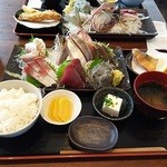 めしや　大磯港 - お刺身定食！