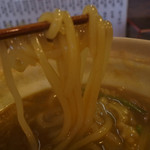 百福 - 透き通る細麺