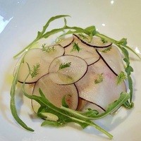 レフェルヴェソンス - フォアグラのナチュラルとすもも/トンカ豆/乳酸発酵した黒大根