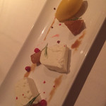 カンブーザ - ホワイトチョコとココナッツのムース、マンゴーのソルベ