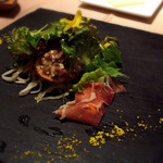 祇園 Abbesses - 旬野菜と鰹のタルタルのサラダ