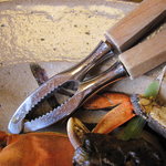 飴源 - この蟹の爪割り、必須です