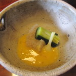 飴源 - 小鉢・・・手作りこんにゃくと野草の「のびる」の味噌和え