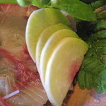 飴源 - 大根も黒、青、赤・・・と色とりどりのものが