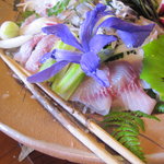 飴源 - 大鉢・・・山女の背越しと鯉の洗い 