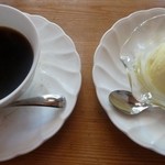 おか亭 - セットのコーヒー＆ゆずシャーベット