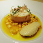シェ松尾・松濤レストラン - 北海道産帆立貝のリソレ　サフランのナージュ パスティスの香り