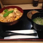 鶏三和 - 名古屋コーチン親子丼９００円