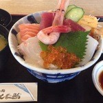 魚河岸処 仙 - 海鮮丼1,000円