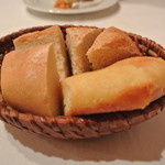 ヴィーノ・デッラ・パーチェ - ２０１５年８月フォカッチャとパン