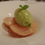 ヴィーノ・デッラ・パーチェ - 白桃のコンポートにミントのジェラート