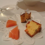 ヴィーノ・デッラ・パーチェ - プティ・フール