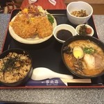 味千ラーメン - こりゃ豪華だ