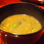 おわん　赤味噌と白味噌の合わせ