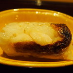 笹をめくると喉黒しご飯