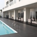 プールサイドカフェ ラ ギャルリー -  
      
      青い空、青い海、青いプール、そして白いホテル
      
      素敵な時間を過ごしてください。