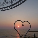 プールサイドカフェ ラ ギャルリー - この場所から見る夕日はとても綺麗なんです。