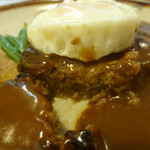 きっちん紅屋 - 単品のハンバーグ。ジューシーで柔らかい