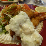 きっちん紅屋 - 海老フライ。自家製のタルタルソース