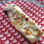 2015年7月：タルティーヌ(牛すじカレーとグリュイエールチーズ、\420)…バケットに具材が載ったタルティーヌの種類が3種類程ありました