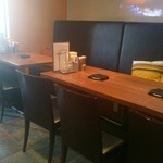 世界一暇なラーメン屋 - テーブル席