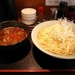 新月 - 四川風肉味噌つけ麺大１０９０円です。