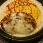 びっくりドンキー - オムクリームライス

ソースがシチューっぽくて美味しかった