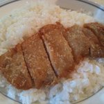 印度カレー - ご飯にカツが乗って出てきます