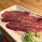 炭火焼肉ホルモン 徳臓 - 2015.8. ツラミハーフ