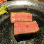 鳥茂 - 牛舌のステーキ、山葵で2