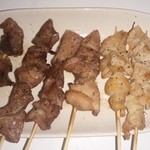 猪ゲルゲ/たこゲルゲ - くちびるやほほ肉、その他希少な部位までマニアックに扱った10何種類ある豚ホルモン。旨みがたまらない豚ホルモンをどうぞ。