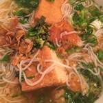 THI THI - 蟹？？？トマト麺　918円