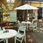 Shunsui Curry Kobo - 木陰のテラス席