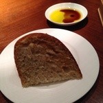 2015年8月　シェフズテーブルにて、東京の“セララバード”のお料理を頂きました♪[パン]